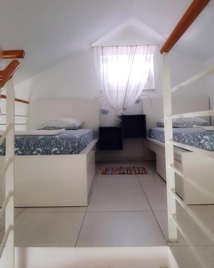 Apartmani Vrancic Mandre Εξωτερικό φωτογραφία
