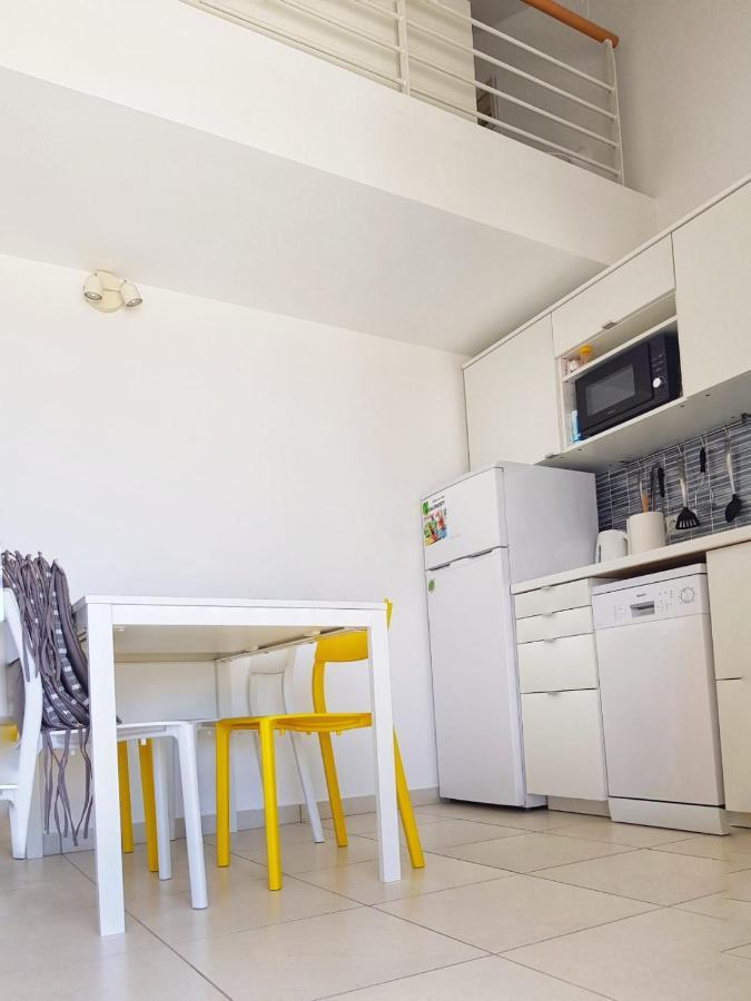 Apartmani Vrancic Mandre Εξωτερικό φωτογραφία